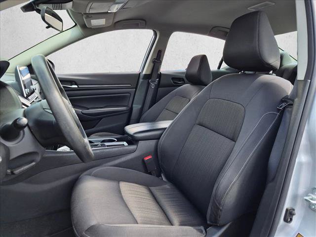 Used 2024 Nissan Altima 2.5 SV FWD image 15