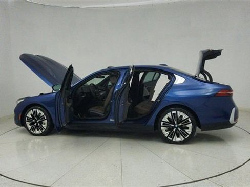 Used 2024 BMW 530i xDrive 530i xDrive w/ Premium Package image 73