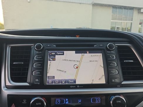 Used 2014 Toyota Highlander Limited AWD/4WD image 19