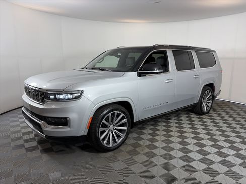 Used 2023 Jeep Grand Wagoneer L Series II image 2