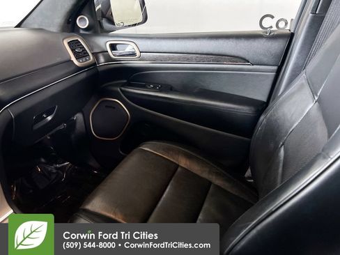 Used 2016 Jeep Grand Cherokee Summit AWD/4WD image 28