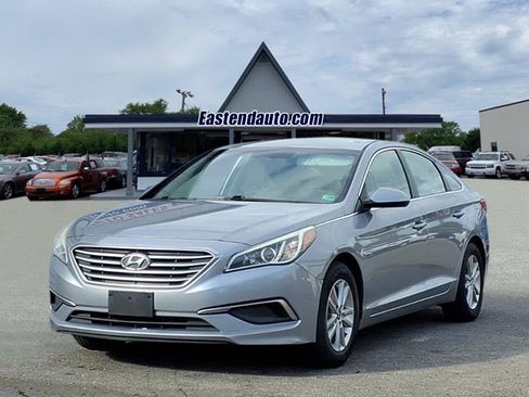 Used 2017 Hyundai Sonata SE image 1