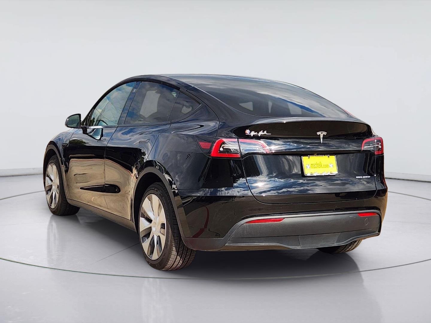 Used 2023 Tesla Model Y Long Range AWD/4WD image 5