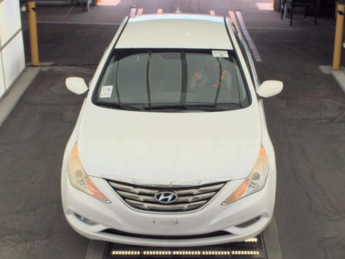 Used 2013 Hyundai Sonata SE image 2