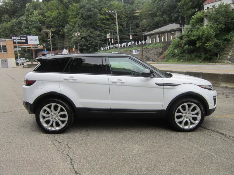 Used 2017 Land Rover Range Rover Evoque SE AWD/4WD image 4