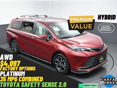 Used 2025 Toyota Sienna Platinum