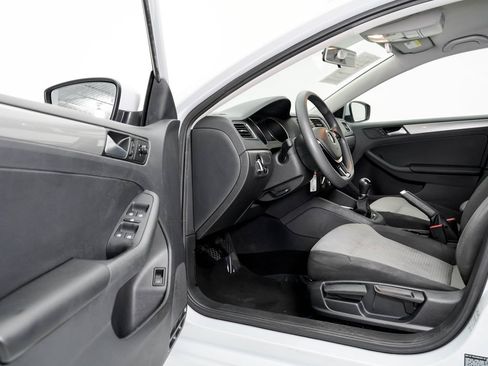 Used 2017 Volkswagen Jetta S w/ Jetta S Cold Weather Package FWD image 8