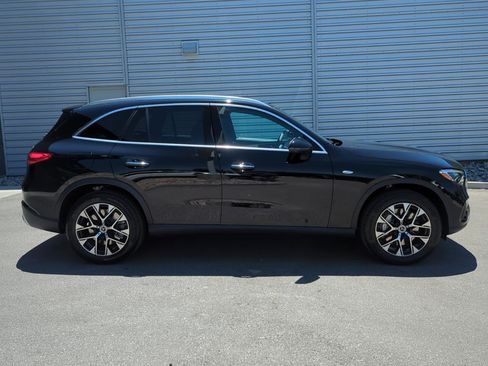 New 2025 Mercedes-Benz GLC 350e 4MATIC image 2