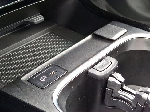 Used 2023 Mercedes-Benz CLA 250 4MATIC image 25