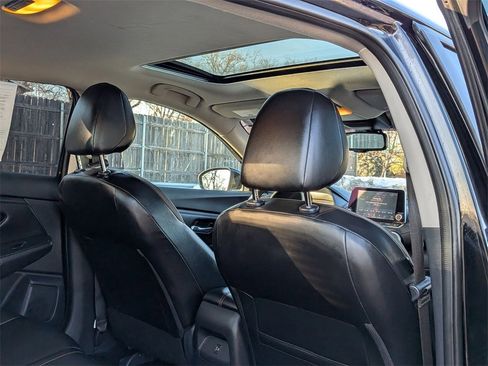 Used 2020 Nissan Sentra SR w/ Premium Package image 21