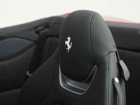 Certified 2023 Ferrari Portofino M RWD image 28