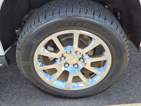 Used 2017 GMC Yukon XL Denali RWD image 48