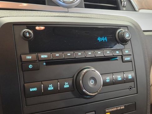Used 2011 Buick Enclave CXL FWD image 18