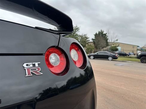 Used 2010 Nissan GT-R Premium image 41