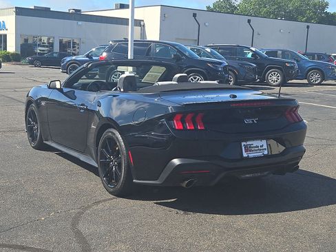 Used 2024 Ford Mustang GT Premium image 7