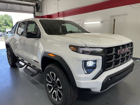 New 2025 GMC Canyon AT4 w/ Nightfall Edition image 3