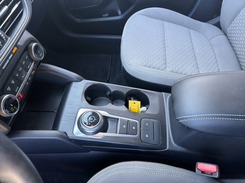 Used 2022 Ford Escape SE w/ Convenience Package image 36