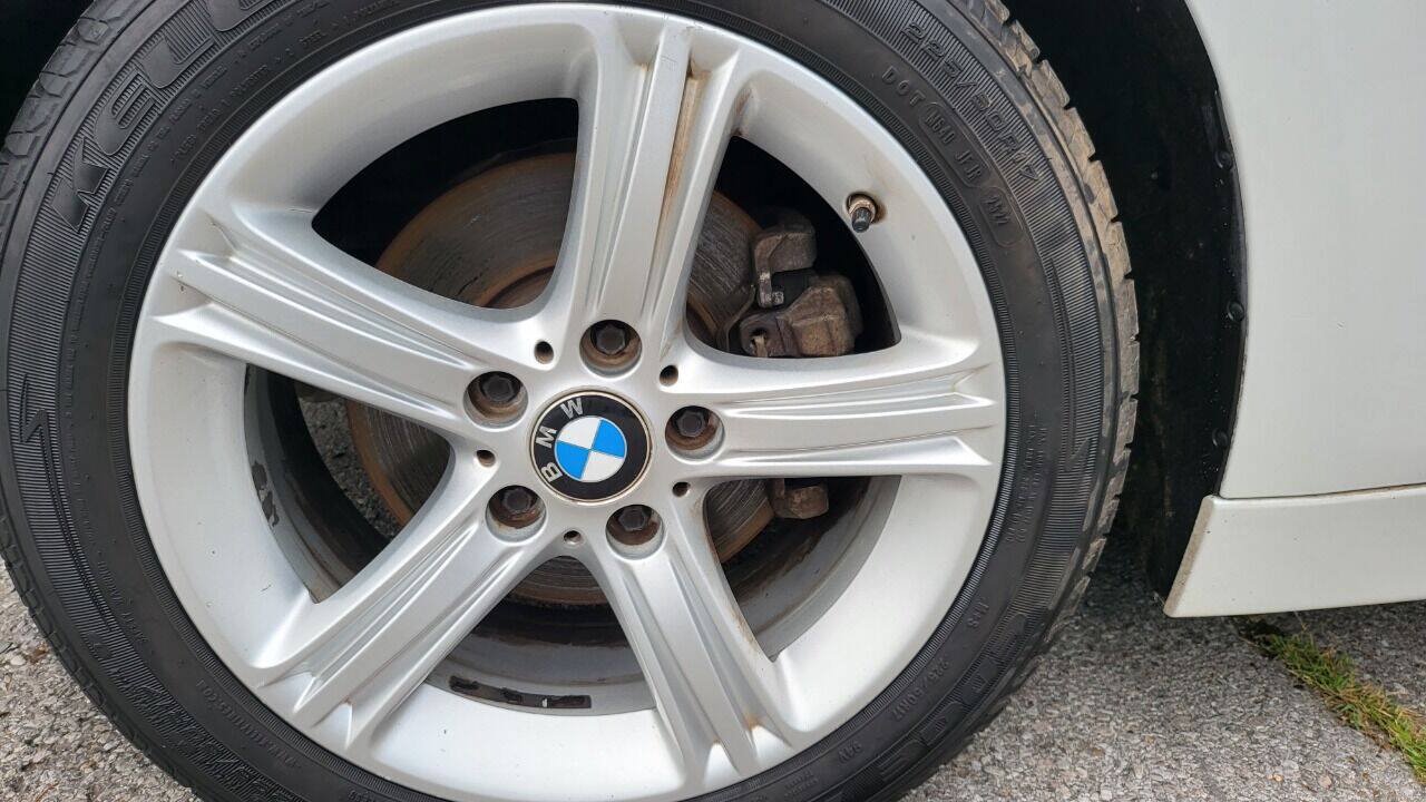 Used 2015 BMW 320i Sedan RWD image 32