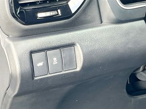 Used 2024 Honda Pilot Touring image 10