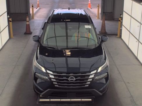 Certified 2026 Nissan Rogue SV FWD image 12