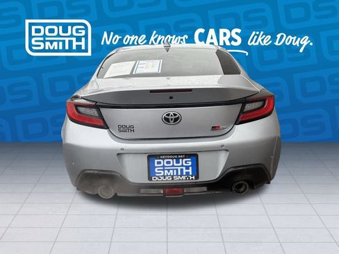 Used 2023 Toyota GR86 image 3