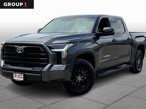 Used 2022 Toyota Tundra SR5 w/ SR5 Convenience Package image 1