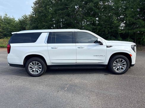 Used 2023 GMC Yukon XL Denali AWD/4WD image 5