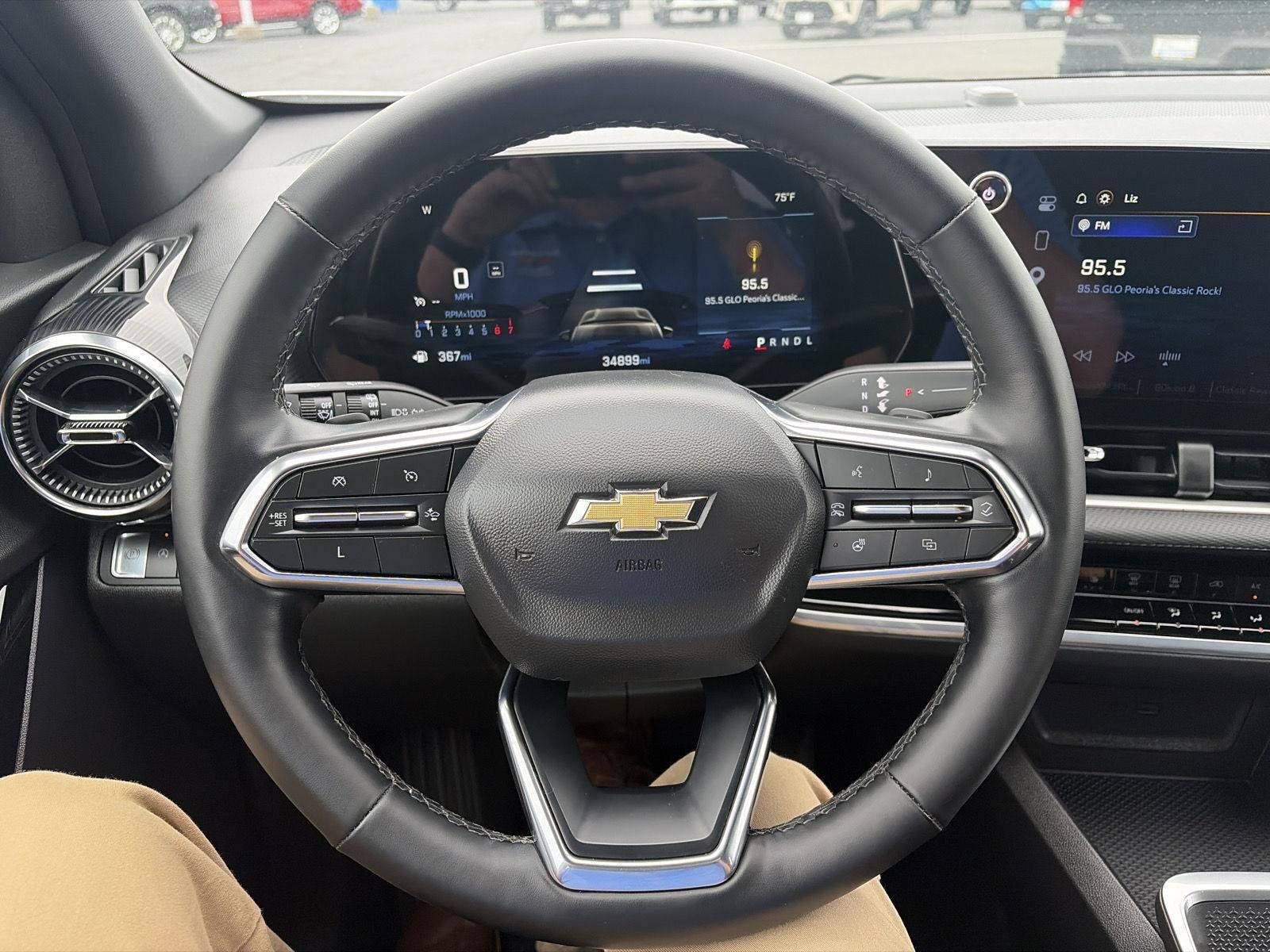 Used 2025 Chevrolet Equinox LT FWD image 18
