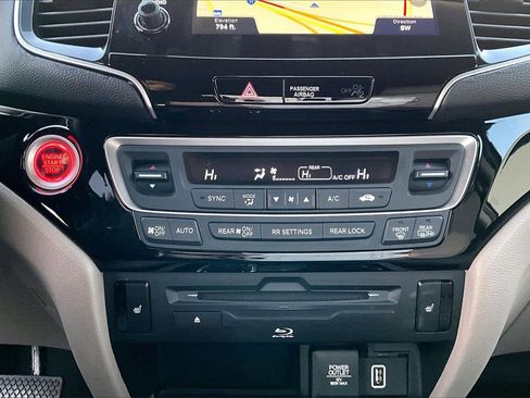 Used 2019 Honda Pilot Touring image 19