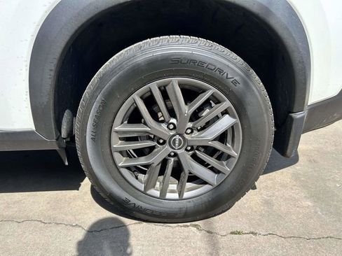 Used 2023 Nissan Rogue S image 7