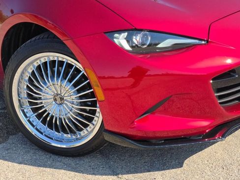 Used 2024 MAZDA MX-5 Miata Club w/ Interior Package RWD image 5