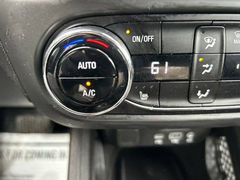 Used 2021 Chevrolet TrailBlazer RS w/ Technology Package FWD image 27