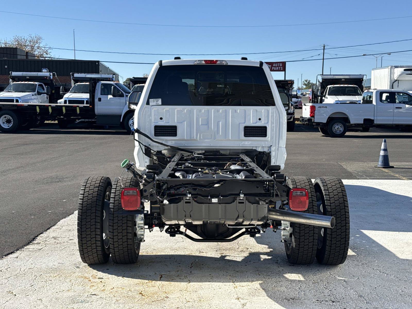 New 2027 Ford F550 4x4 Crew Cab image 4