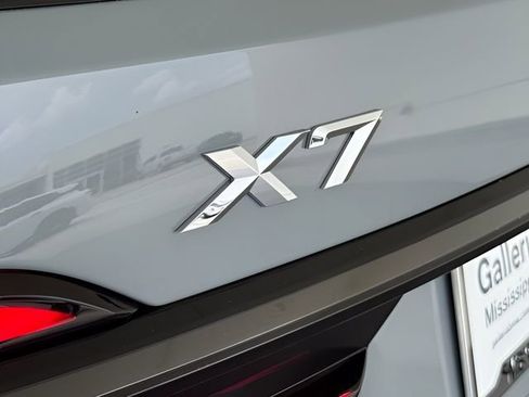 Used 2026 BMW X7 xDrive40i w/ M Sport Package image 10