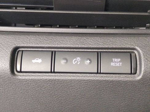 Used 2024 Nissan Altima 2.5 SR image 24