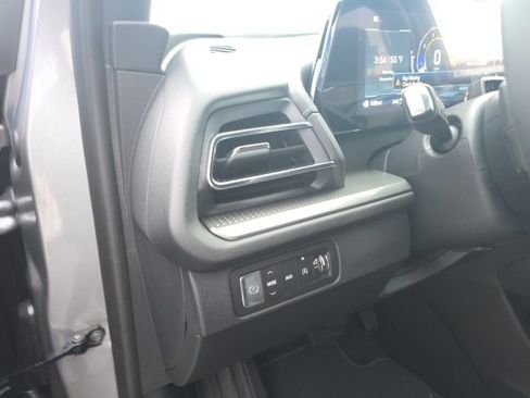 New 2026 Chevrolet Traverse LT w/ Enhanced Driving Package image 11