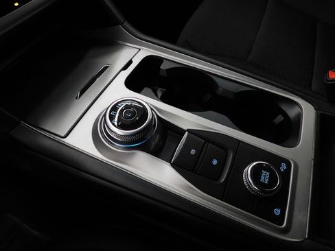 Used 2022 Ford Explorer XLT image 36