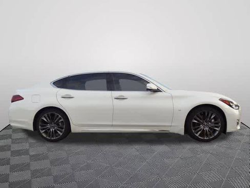 Used 2018 INFINITI Q70 L 3.7 image 5