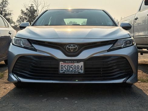 Used 2019 Toyota Camry LE w/ Convenience Package FWD image 2