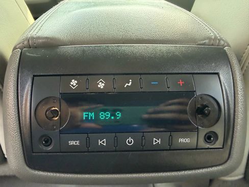 Used 2017 Chevrolet Traverse LT FWD image 15