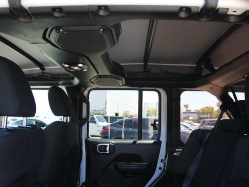Used 2023 Jeep Wrangler Unlimited AWD/4WD image 37