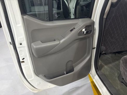 Used 2017 Nissan Frontier SV w/ SV Value Truck Package image 17