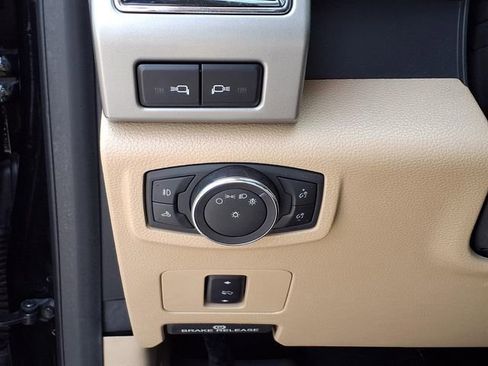Used 2019 Ford F250 Lariat w/ Lariat Value Package AWD/4WD image 17
