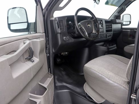 Used 2017 Chevrolet Express 2500 LS RWD image 12