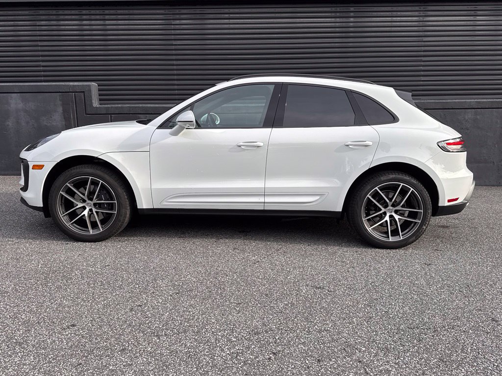 Certified 2026 Porsche Macan AWD/4WD image 7