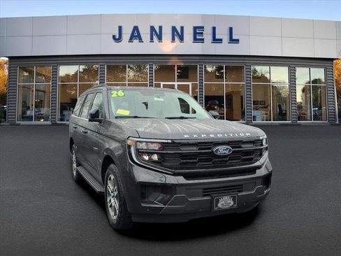 New 2026 Ford Expedition Active image 2