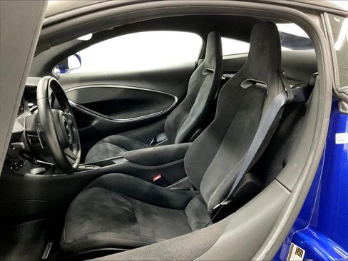 Used 2023 McLaren Artura RWD image 11