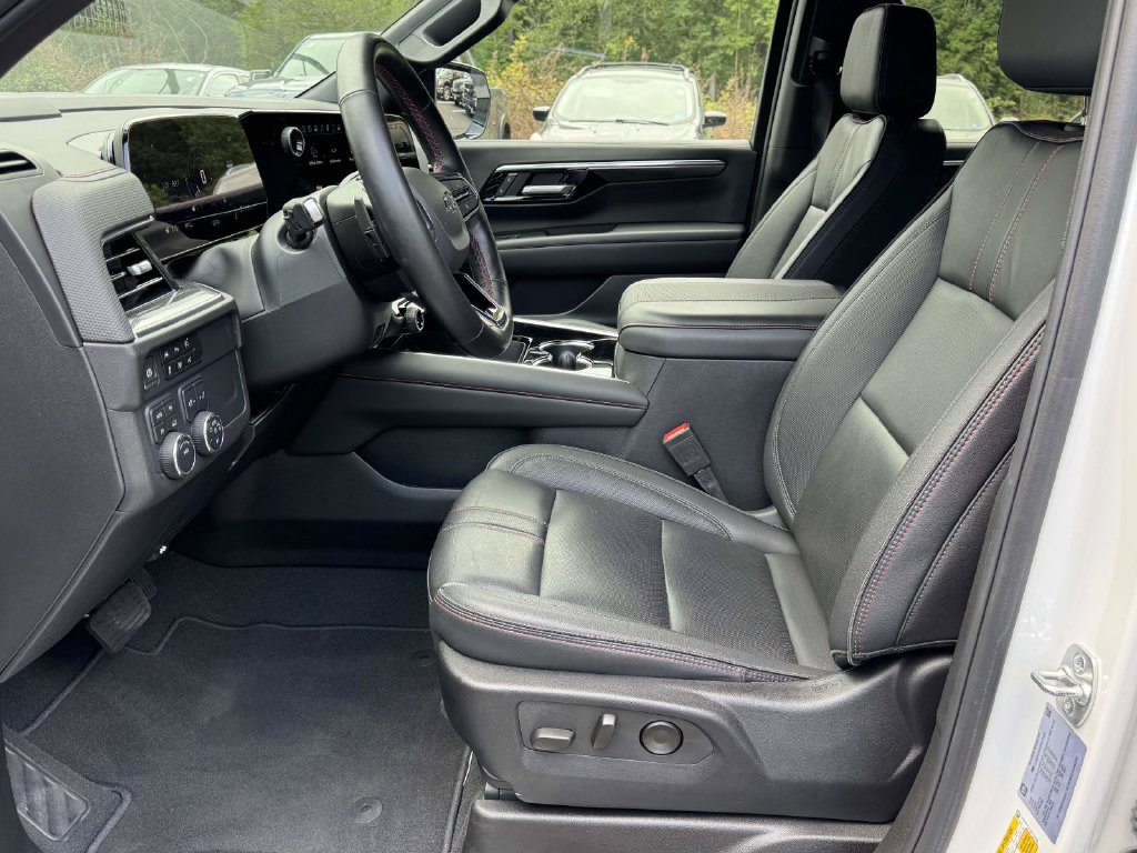 Used 2025 Chevrolet Suburban RST w/ Comfort Package AWD/4WD image 21