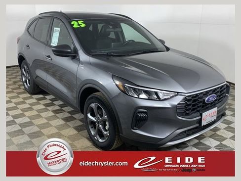 Used 2025 Ford Escape ST-Line image 1