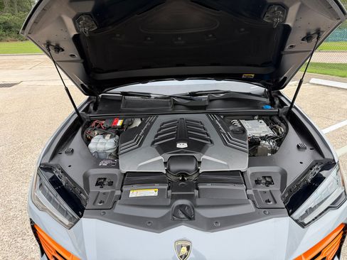 Used 2020 Lamborghini Urus AWD/4WD image 19